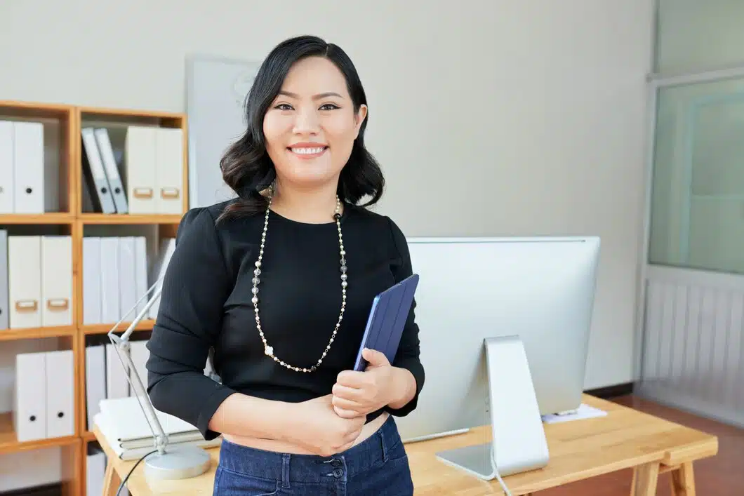 Cheerful businesswoman office 1098 21077